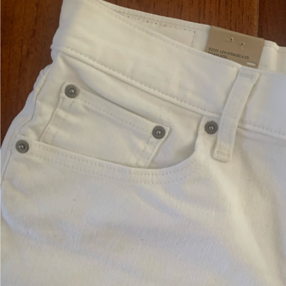 Levi's Strauss Women's Jean SHORTS Mid-Length Denim White Size 10 W 30 NWT Cuff - Picture 4 of 13